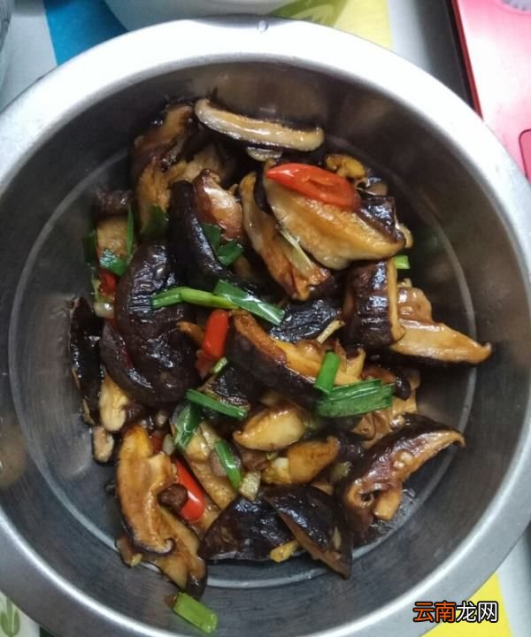 怎么炒干蘑菇，紅菇干怎么燒好吃