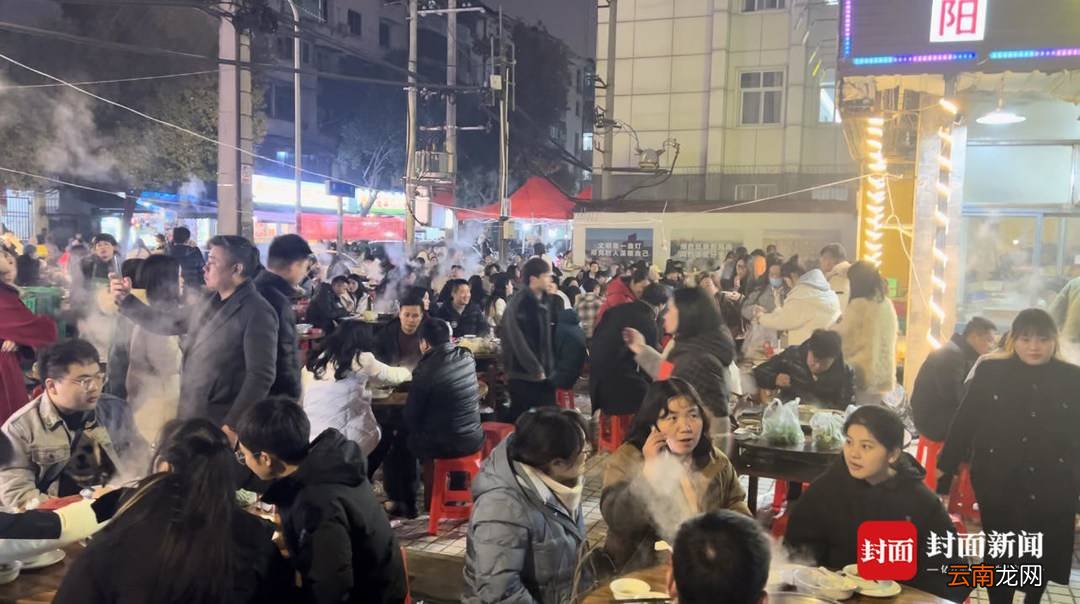 探訪成都羊肉湯一條街 店員：外賣已經(jīng)送出超700單