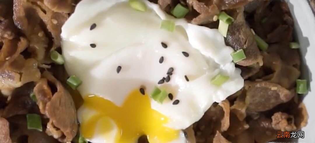日式牛丼飯?jiān)趺醋觯?
onload=