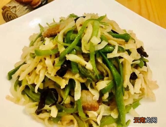 家常豆角燜面的做法